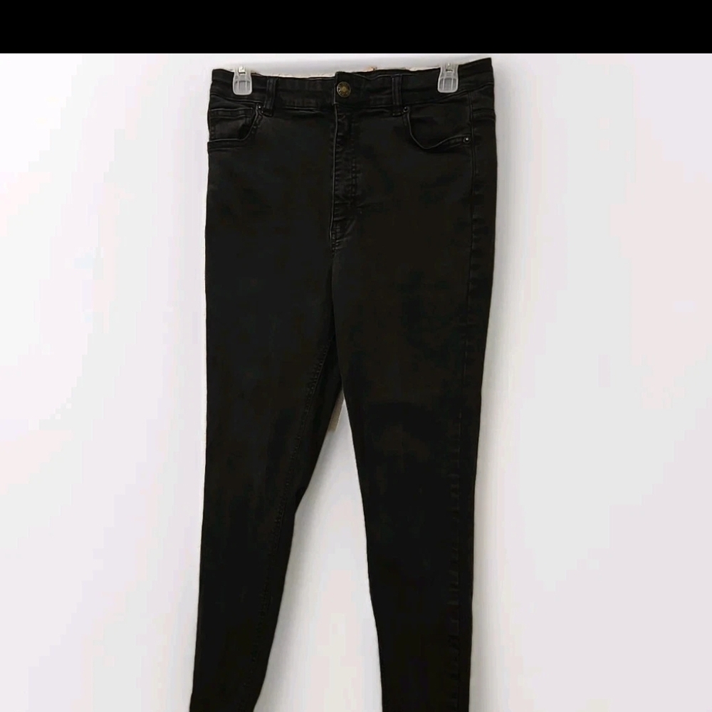 Classic Black Skinny Jeans